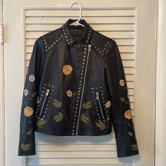 leather jacket - Picture 2 of 4